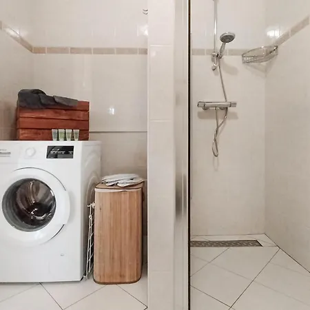 1 Bedroom Gorgeous In