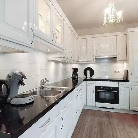 1 Bedroom Gorgeous In * Hulshorst